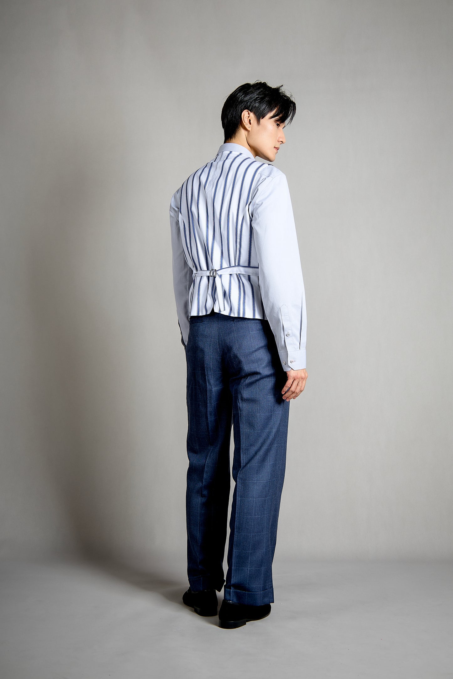Azure Weave Elegance